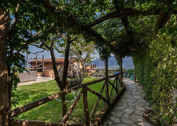 Villa Caruso Private Heated Pool & Sea View