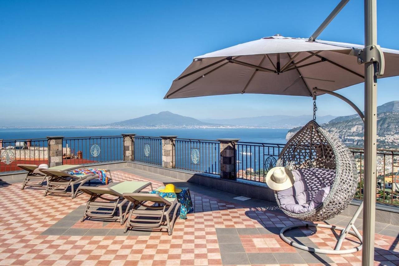 Villa Caruso Private Heated Pool & Sea View